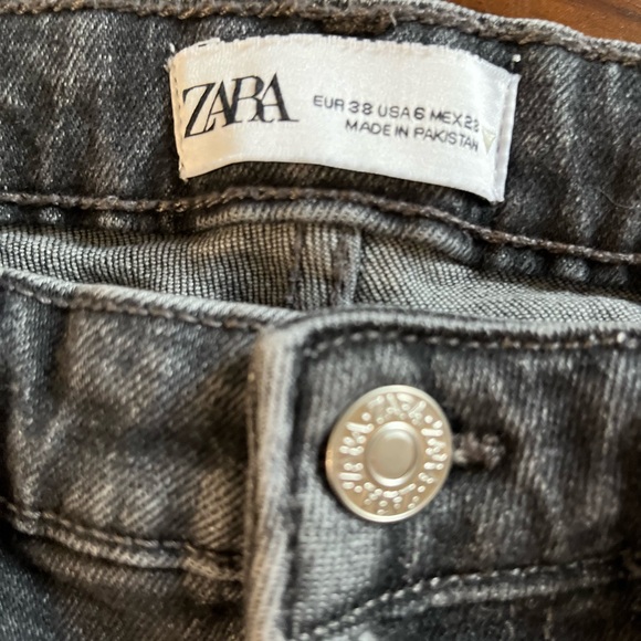 TRF MID-RISE FLARE CROPPED JEANS ANTHRACITE GREY size: 28 us:6 - Picture 4 of 6